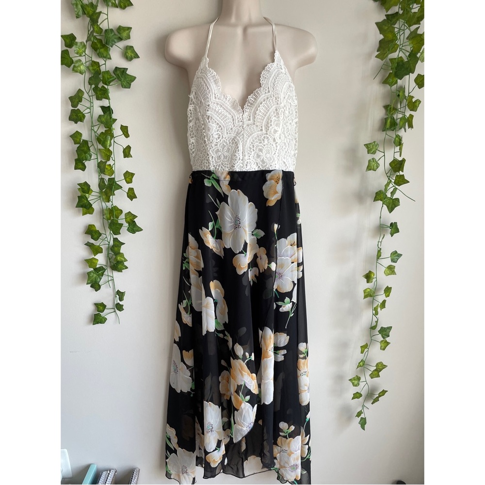 🌿 NWOT Gorgeous Lace & Floral Halter Dress